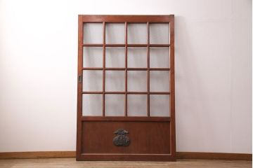 明治大正期　亀甲金網　ヒノキ材　腰板ケヤキ材　巾着金具がアクセントの和の趣あふれる格子蔵戸(玄関戸、引き戸、建具)(R-050582)