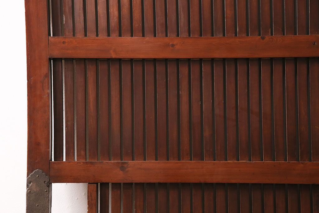 アンティーク建具　明治大正期　枡格子が重厚な雰囲気を醸しだす格子蔵戸1枚　(R-050583)
