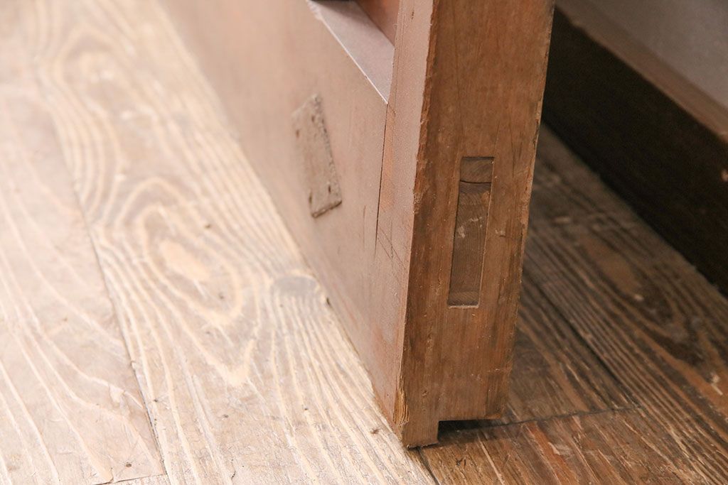 アンティーク建具　明治大正期　枡格子が重厚な雰囲気を醸しだす格子蔵戸1枚　(R-050583)