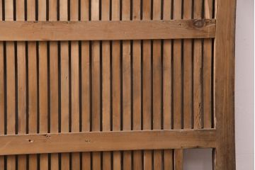 アンティーク建具　明治大正期　枡格子が重厚な雰囲気を醸しだす格子蔵戸1枚　(R-050583)