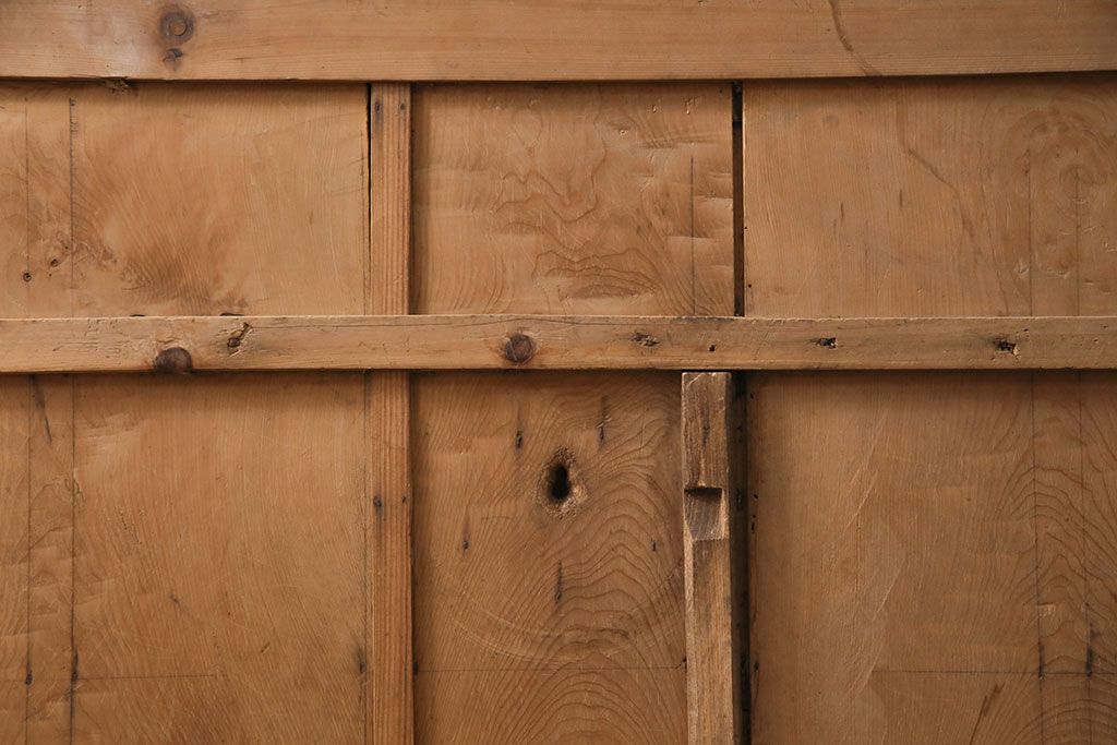 アンティーク建具　明治大正期　枡格子が重厚な雰囲気を醸しだす格子蔵戸1枚　(R-050583)