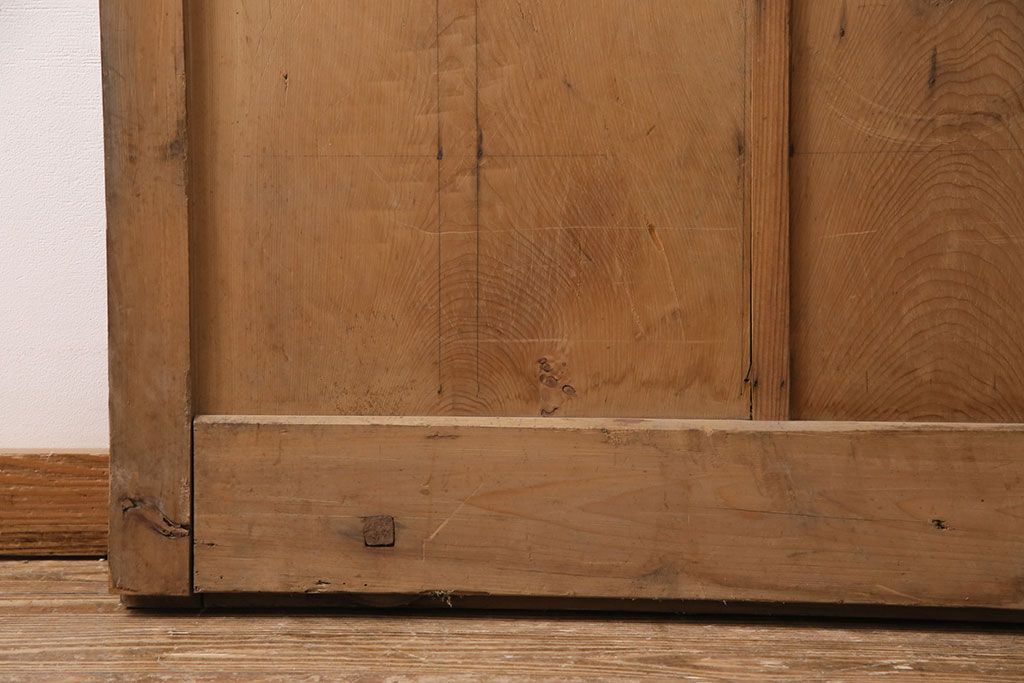 アンティーク建具　明治大正期　枡格子が重厚な雰囲気を醸しだす格子蔵戸1枚　(R-050583)