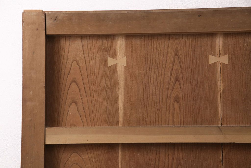 アンティーク建具　明治大正期　框ヒノキ材　ケヤキ材　虎の意匠が施された立派な金具が目を引く蔵戸(玄関戸、引き戸、建具)(R-050584)