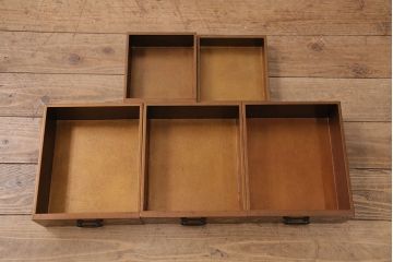 和製アンティーク　時代物　美術品　素晴らしい高蒔絵が目を引く梨地飾り棚(茶棚、収納棚)(R-050585)
