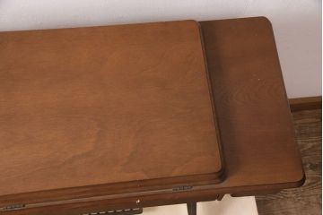 ジャンク品　mitsubishi(三菱)社　お洒落なアンティーク空間を演出するミシンテーブル(ミシン台、ディスプレイ、工業用ミシン)(R-050586)