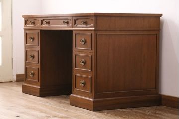 中古　DREXEL HERITAGE(ドレクセルヘリテイジ)　Triune(トライユン)　レザートップが格好いいマホガニー材製のデスク(両袖机、在宅ワーク、在宅用ワークデスク)(定価約75万円)(R-050588)