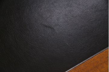 中古　DREXEL HERITAGE(ドレクセルヘリテイジ)　Triune(トライユン)　レザートップが格好いいマホガニー材製のデスク(両袖机、在宅ワーク、在宅用ワークデスク)(定価約75万円)(R-050588)