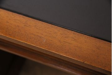 中古　DREXEL HERITAGE(ドレクセルヘリテイジ)　Triune(トライユン)　レザートップが格好いいマホガニー材製のデスク(両袖机、在宅ワーク、在宅用ワークデスク)(定価約75万円)(R-050588)