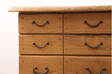 中古　美品　手造り家具　頑固おやじ製　総栗無垢材　木の温もりを感じられるチェスト(引き出し、サイドボード)(R-050598)