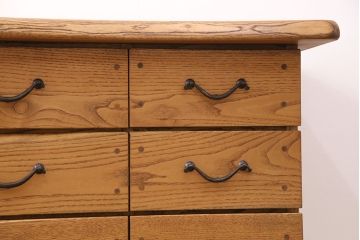 中古　美品　手造り家具　頑固おやじ製　総栗無垢材　木の温もりを感じられるチェスト(引き出し、サイドボード)(R-050598)