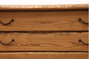 中古　美品　手造り家具　頑固おやじ製　総栗無垢材　木の温もりを感じられるチェスト(引き出し、サイドボード)(R-050598)