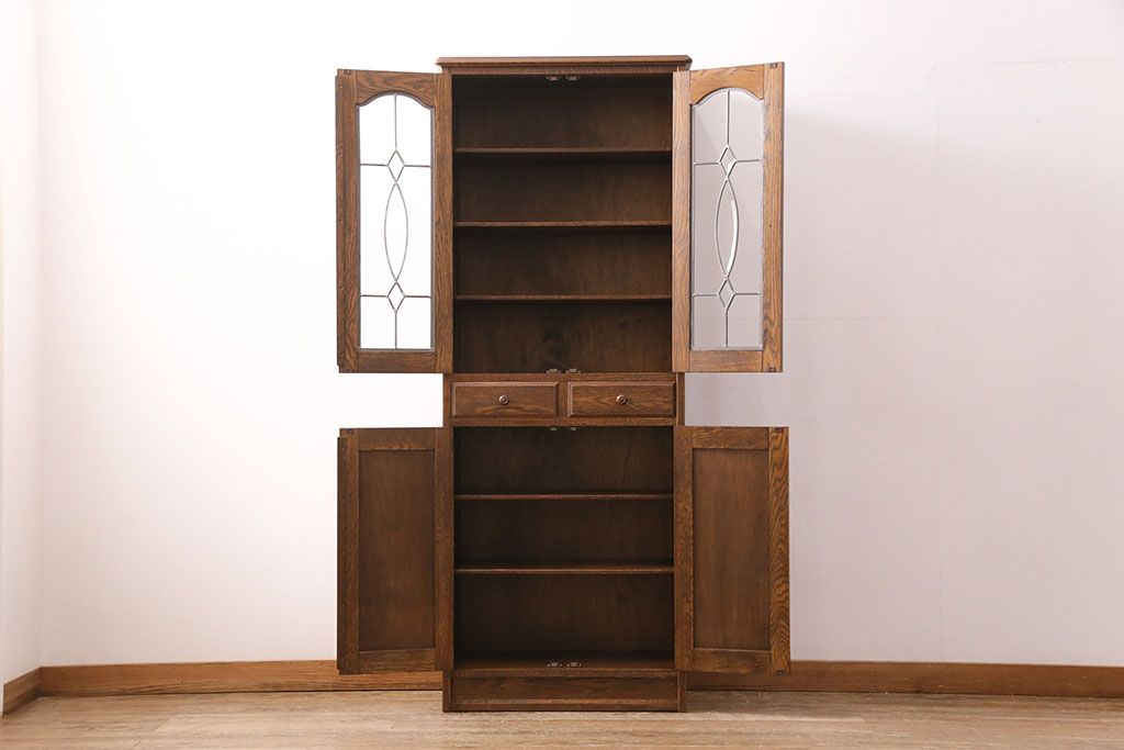 中古　三越　Brugge(ブルージュ)　ステンドグラスの扉がクラシカルな雰囲気を高めるキャビネット(食器棚、カップボード、収納棚、飾り棚)(R-050600)