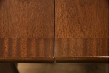 ビンテージ家具　北欧ヴィンテージ　濃い色味が上質な雰囲気を醸し出すチーク材製バタフライテーブル(エクステンションテーブル、ダイニングテーブル)(R-050602)