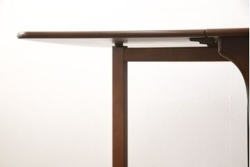 ビンテージ家具　北欧ヴィンテージ　濃い色味が上質な雰囲気を醸し出すチーク材製バタフライテーブル(エクステンションテーブル、ダイニングテーブル)(R-050602)