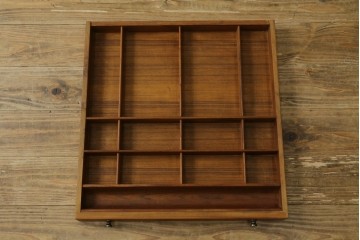 北欧ヴィンテージ　北欧家具　チーク材　キャスター付き　合皮製のソフトな引き出しが付いた、モダンな雰囲気を醸しだすオケージョナルテーブル　(R-050604)