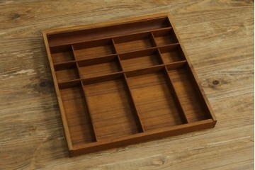 北欧ヴィンテージ　北欧家具　チーク材　キャスター付き　合皮製のソフトな引き出しが付いた、モダンな雰囲気を醸しだすオケージョナルテーブル　(R-050604)
