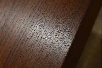 北欧ヴィンテージ　北欧家具　チーク材　キャスター付き　合皮製のソフトな引き出しが付いた、モダンな雰囲気を醸しだすオケージョナルテーブル　(R-050604)