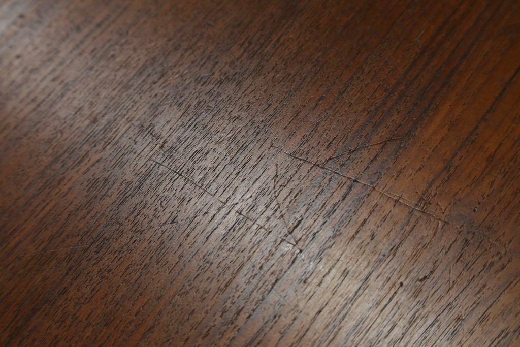 北欧ヴィンテージ　北欧家具　チーク材　キャスター付き　合皮製のソフトな引き出しが付いた、モダンな雰囲気を醸しだすオケージョナルテーブル　(R-050604)