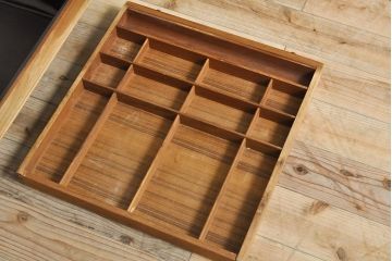 北欧ヴィンテージ　北欧家具　チーク材　キャスター付き　合皮製のソフトな引き出しが付いた、モダンな雰囲気を醸しだすオケージョナルテーブル(サイドテーブル、ローテーブル、ゲームテーブル、ビンテージ)(R-050604)