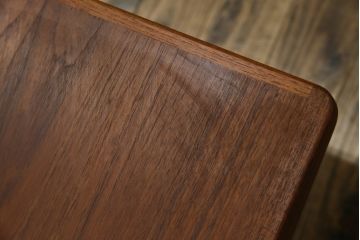 北欧ヴィンテージ　シンプルでスタイリッシュなチーク材製のセンターテーブル(リビングテーブル、コーヒーテーブル、ビンテージ)(R-050608)