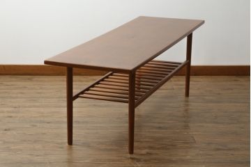 北欧ヴィンテージ　シンプルでスタイリッシュなチーク材製のセンターテーブル(リビングテーブル、コーヒーテーブル、ビンテージ)(R-050609)
