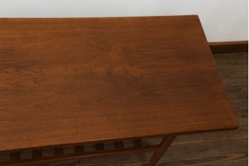 北欧ヴィンテージ　シンプルでスタイリッシュなチーク材製のセンターテーブル(リビングテーブル、コーヒーテーブル、ビンテージ)(R-050609)