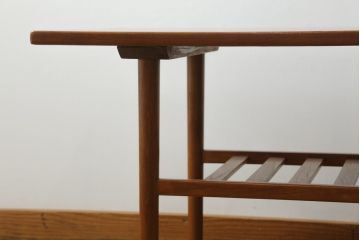 北欧ヴィンテージ　シンプルでスタイリッシュなチーク材製のセンターテーブル(リビングテーブル、コーヒーテーブル、ビンテージ)(R-050609)