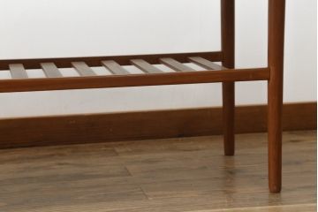 北欧ヴィンテージ　シンプルでスタイリッシュなチーク材製のセンターテーブル(リビングテーブル、コーヒーテーブル、ビンテージ)(R-050609)