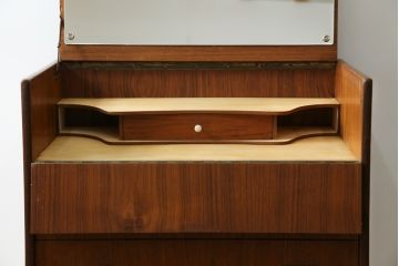 北欧ヴィンテージ　チーク材　コンパクトなサイズが嬉しいスタイリッシュなドレッシングチェスト(ドレッサー、鏡台、引き出し、ビンテージ)(R-050610)