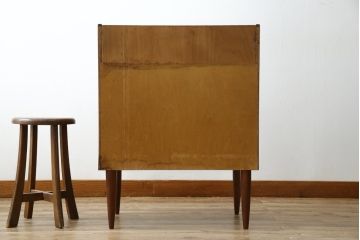 北欧ヴィンテージ　チーク材　コンパクトなサイズが嬉しいスタイリッシュなドレッシングチェスト(ドレッサー、鏡台、引き出し、ビンテージ)(R-050610)