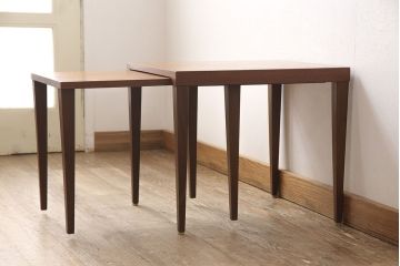 ヴィンテージ家具　北欧家具　北欧ビンテージ　チーク材　ナチュラルモダンな空間を演出する格納式ネストテーブル(サイドテーブル、カフェテーブル)(R-050613)