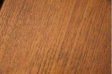 ヴィンテージ家具　北欧家具　北欧ビンテージ　チーク材　ナチュラルモダンな空間を演出する格納式ネストテーブル(サイドテーブル、カフェテーブル)(R-050613)