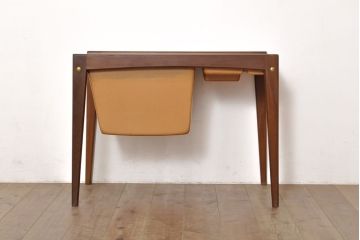 北欧ヴィンテージ　北欧家具　チーク材　天板がスライドする珍しいデザインが魅力の収納付きサイドテーブル(オケージョナルテーブル、ローテーブル、ゲームテーブル、ビンテージ)(R-050614)