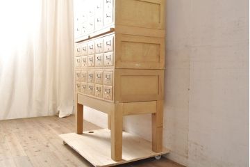 レトロ家具　昭和レトロ　KIHARA　小物収納にうってつけのナラ材製ネームプレート付きカードケース(引き出し、チェスト、図書館、図書室)(R-050615)