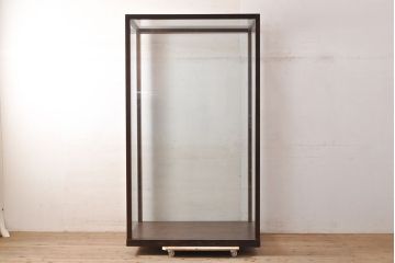中古　美品　国産　栗材　片開き戸　手造りの木製ガラスケース(Gケース、ショーケース、店舗什器、飾り棚、陳列棚)(R-050616)