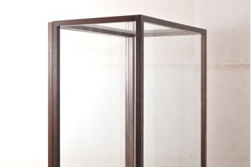 中古　美品　国産　栗材　片開き戸　手造りの木製ガラスケース(Gケース、ショーケース、店舗什器、飾り棚、陳列棚)(R-050616)