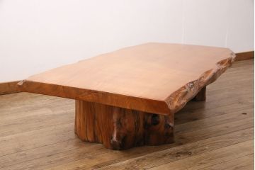 中古　民芸家具　小杉(屋久杉)の一枚板を使用した、存在感のある座卓(ローテーブル)(R-050618)