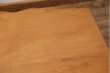中古　民芸家具　小杉(屋久杉)の一枚板を使用した、存在感のある座卓(ローテーブル)(R-050618)