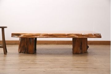 中古　民芸家具　小杉(屋久杉)の一枚板を使用した、存在感のある座卓(ローテーブル)(R-050618)