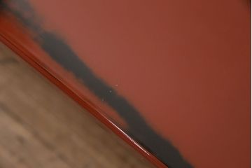 中古　美品　高級品　曙塗り(あけぼのぬり)　漆の朱赤が和の趣を高める文机(座机、片袖机)(定価約35万円)(R-050621)