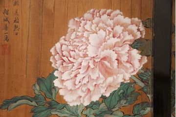和製アンティーク　明治期　湘城　妻一離?作　日本の美が感じられる、牡丹図が美しい時代戸棚(板絵、湖城、収納棚、時代箪笥)(R-050623)