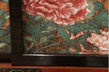 和製アンティーク　明治期　湘城　妻一離?作　日本の美が感じられる、牡丹図が美しい時代戸棚(板絵、湖城、収納棚、時代箪笥)(R-050623)