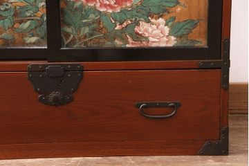 和製アンティーク　明治期　湘城　妻一離?作　日本の美が感じられる、牡丹図が美しい時代戸棚(板絵、湖城、収納棚、時代箪笥)(R-050623)