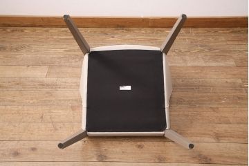 中古　展示品　極美品　arflex(アルフレックス)　FLUTE(フルーテ)　レザーグレード2　パイピングがアクセントになっているダイニングチェア(アームチェア)(定価約19万円)(R-050626)
