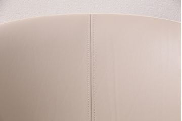中古　展示品　極美品　arflex(アルフレックス)　FLUTE(フルーテ)　レザーグレード2　パイピングがおしゃれなアクセントになっているダイニングチェア(アームチェア)(定価約19万円)(R-050630)