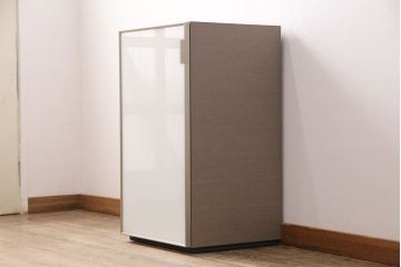 中古　arflex(アルフレックス)　C.C.09(シー.シー.09)　シンプルでモダンな佇まいが上質な空間を演出するサイドキャビネット(収納棚、戸棚)(定価約25万円)(R-050635)