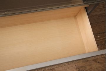 中古　arflex(アルフレックス)　C.C.09(シー.シー.09)　シンプルでモダンな佇まいが上質な空間を演出するサイドボード(収納棚、戸棚)(定価約59万円)(R-050636)