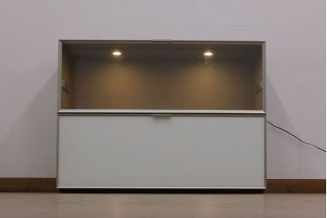 中古　arflex(アルフレックス)　C.C.09(シー.シー.09)　シンプルでモダンな佇まいが上質な空間を演出するサイドボード(収納棚、戸棚)(定価約59万円)(R-050636)