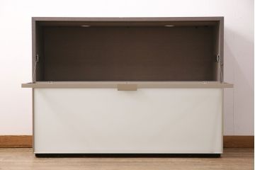 中古　arflex(アルフレックス)　C.C.09(シー.シー.09)　シンプルでモダンな佇まいが上質な空間を演出するサイドボード(収納棚、戸棚)(定価約59万円)(R-050636)