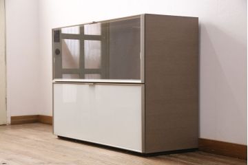 中古　arflex(アルフレックス)　C.C.09(シー.シー.09)　シンプルでモダンな佇まいが上質な空間を演出するサイドボード(収納棚、戸棚)(定価約59万円)(R-050636)
